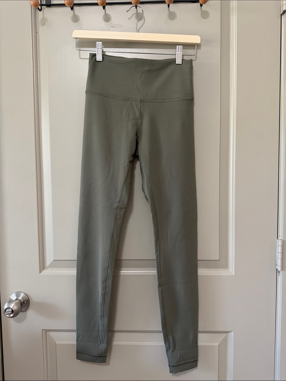 NWOT Lululemon Wunder Train 28” Legging Army Green Size 6